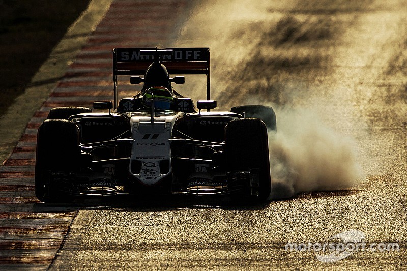 Sergio Perez, Sahara Force India F1 VJM09 locks up under braking