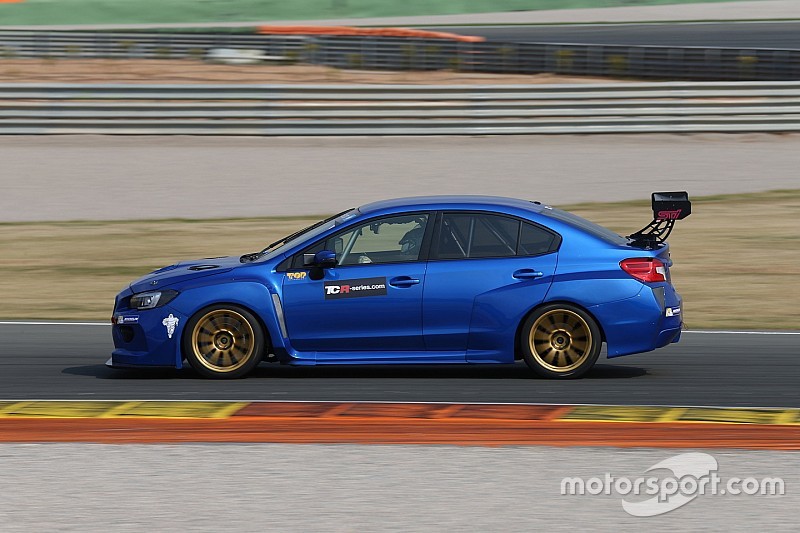 Nicola Larini absolviert BoP-Testfahrten für TCR-Serien 2016