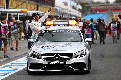 Vijftig pole-positions voor Hamilton: “Team verdient groot compliment”