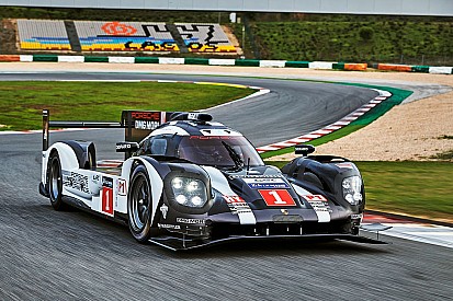 „Bereit für die Titelverteidigung“: Porsche präsentiert neues LMP1-Auto