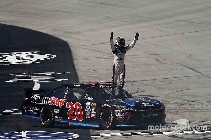 Xfinity in Bristol: Erik Jones zerstört die Kyle&Kyle-Party