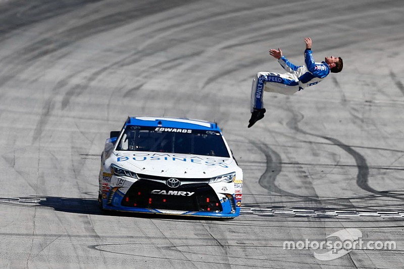 Carl Edwards logra su cuarto triunfo en Bristol