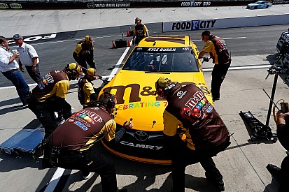 Reprender&aacute;n a Busch por incidente en que atropell&oacute; a fanatica