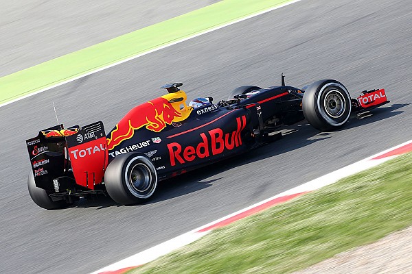 Verstappen é o mais rápido da manhã no último dia de teste