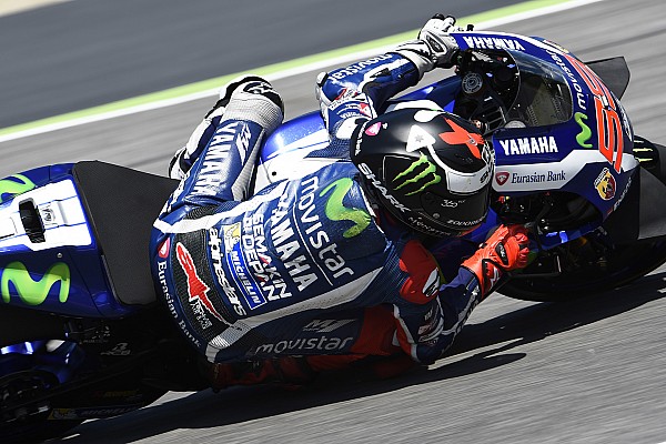 Lorenzo rompe el motor de su Yamaha en el warm up de Mugello