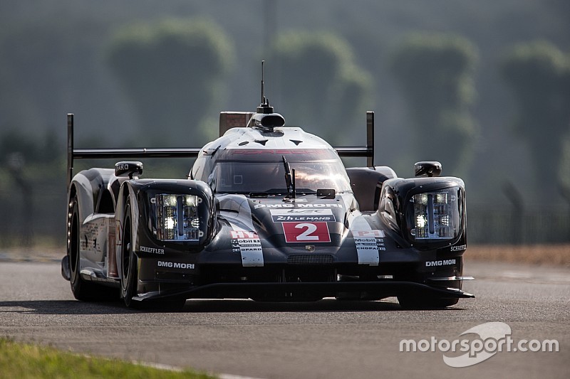 Freies Training in Le Mans: Porsche mit beiden Autos vorn