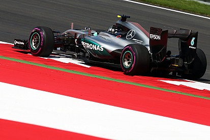 Red Bull Ring, Libere 2: Rosberg prima del diluvio. Vettel fuori pista!