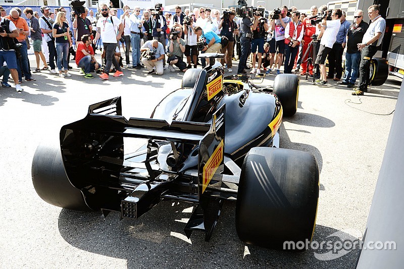 Pirelli reveal a mock up of what a 2017 F1 car and tyres may look like