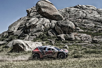 Etapa 6: Loeb presiona a Despres