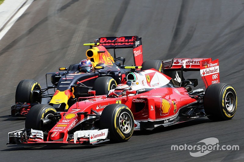 Kimi Räikkönen, Ferrari SF16-H; Max Verstappen, Red Bull Racing RB12