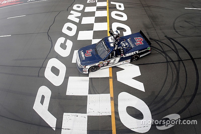 Race winner William Byron, Kyle Busch Motorsports Toyota