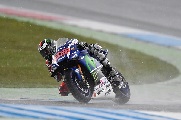 Lorenzo "trabalha" para melhorar na chuva