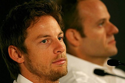 Button &ldquo;puede volver m&aacute;s fuerte" en 2018, asegura Barrichello