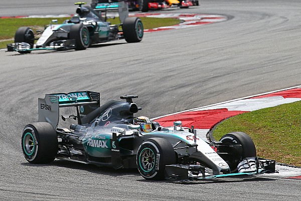 Hamilton diz que vai à Malásia encerrar sequência de Rosberg