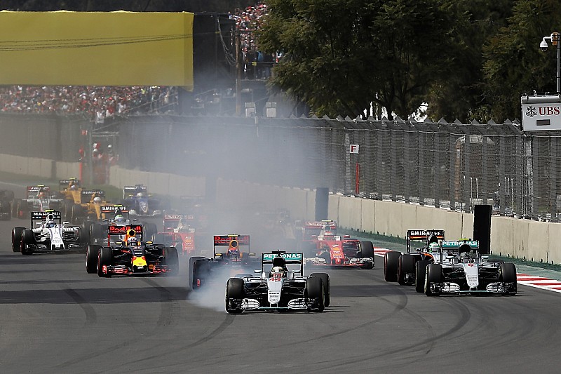 Lewis Hamilton, Mercedes AMG F1 W07 Hybrid,  Max Verstappen, Red Bull Racing RB12 y Nico Rosberg, Me