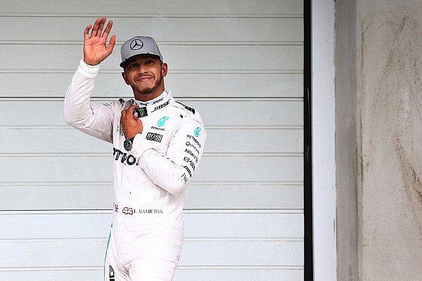 Vibrante pole de Hamilton para salvar el match-point de Rosberg