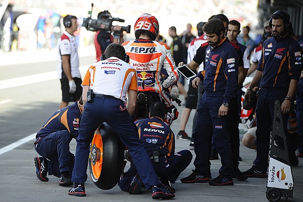 Márquez domina el warm up por delante de Viñales