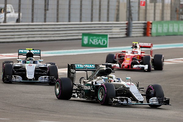 Hamilton vence, mas não impede título de Rosberg