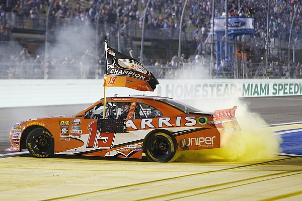 Suárez trabajó mucho para ganar su título en NASCAR 