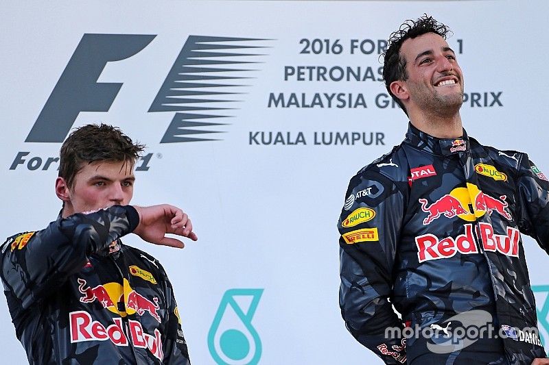 Podium: Second place Max Verstappen, Red Bull Racing and race winner Daniel Ricciardo, Red Bull Racing