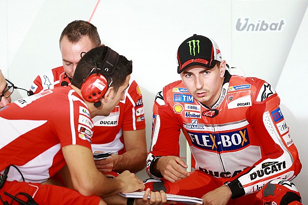 Lorenzo elige a Pirro como analista de pista