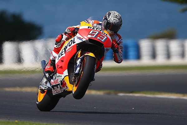 M&aacute;rquez lidera en Australia, con Rossi muy cerca