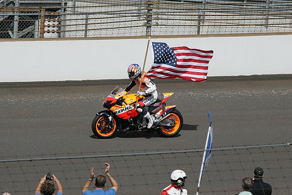 El Indianapolis Motor Speedway rinde tributo a Hayden