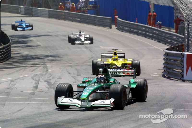 Едді Ірвайн (Jaguar Cosworth) і Ярно Труллі (Jordan Honda)