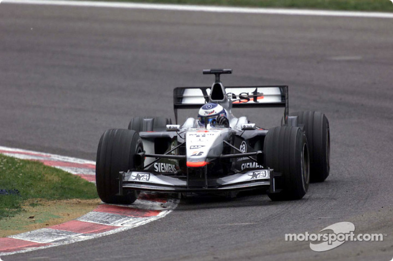 No GP da Espanha de 2001, Mika Hakkinen estava prestes a tomar a ponta de Michael Schumacher, mas seu carro quebrou na última volta e o finlandês abandonou.