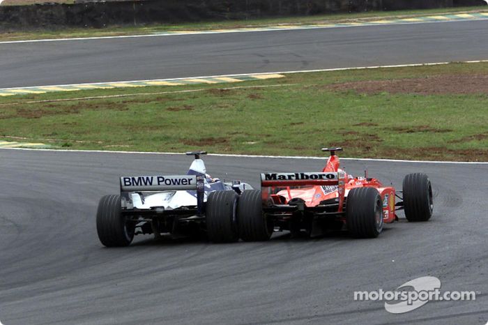 Recordamos el momento del sobrepaso de Montoya a Schumacher: