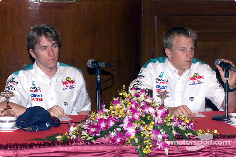 Sauber Petronas team in Johor Bahru: Nick Heidfeld and Kimi Raikkonen