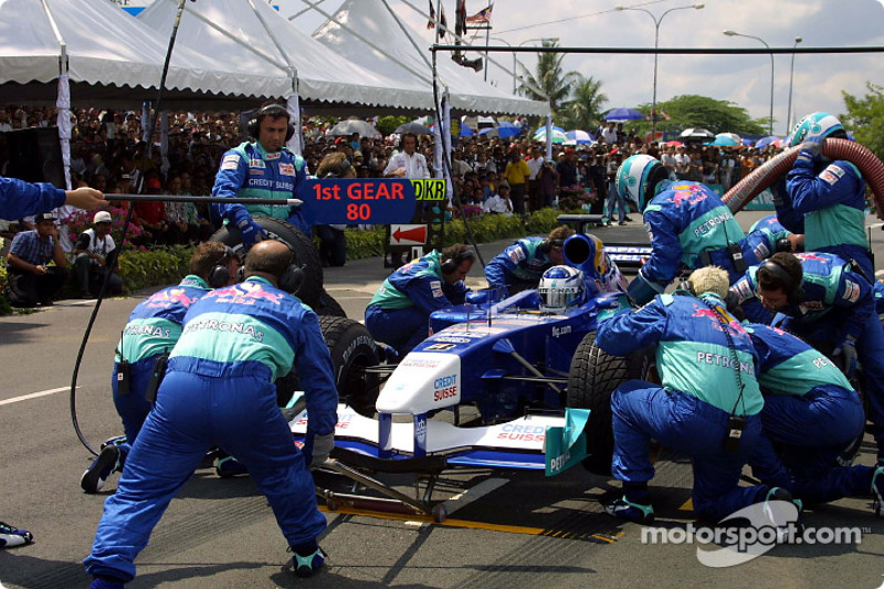 Sauber Petronas team in Johor Bahru: Kimi Raikkonen