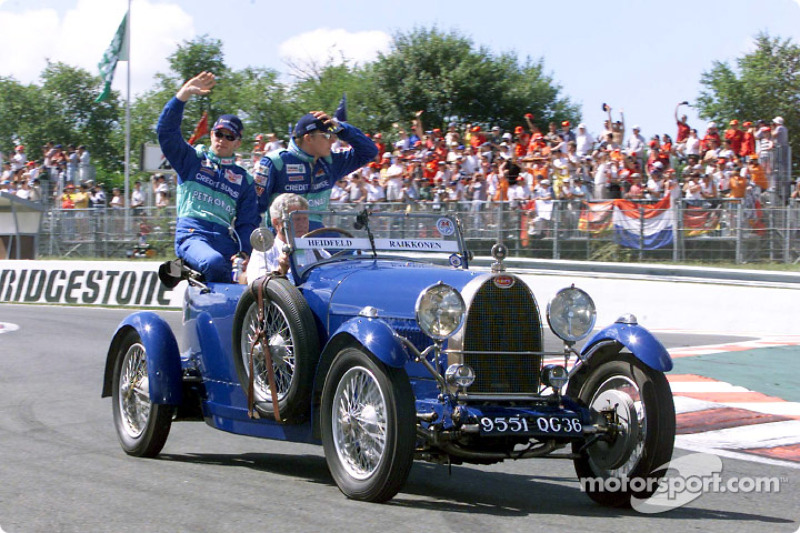 Drivers parade: Nick Heidfeld ve Kimi Raikkonen