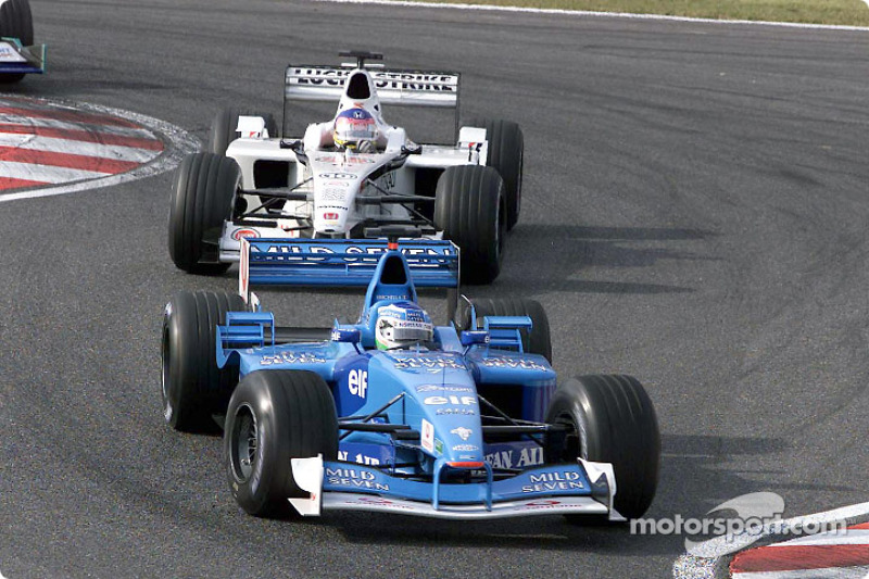 Giancarlo Fisichella devant Jacques Villeneuve au GP du Japon