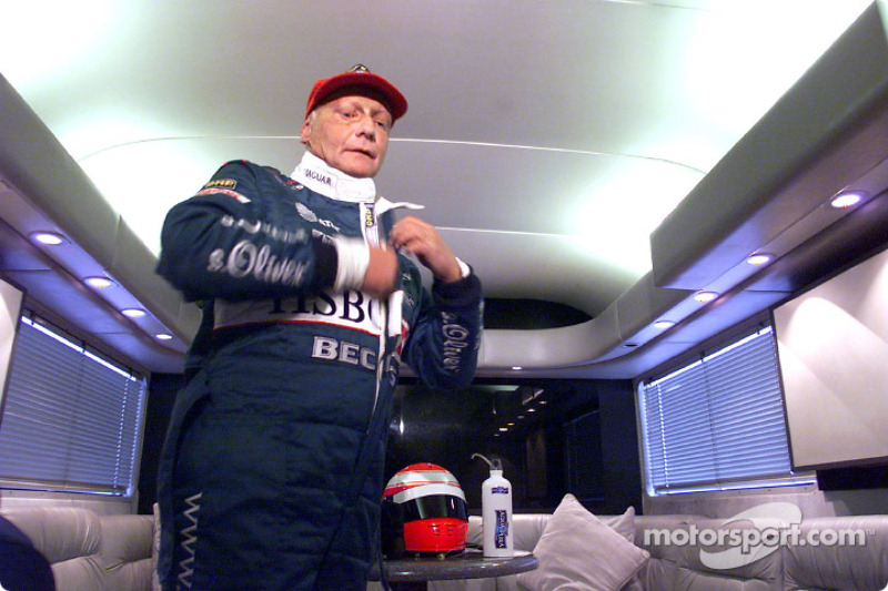 Niki Lauda getting ready