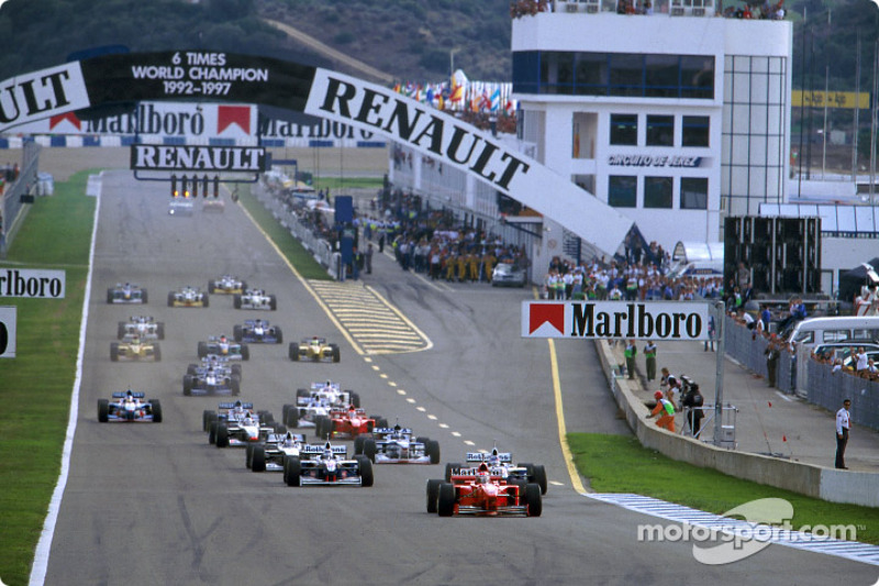 start: Michael Schumacher front, Jacques Villeneuve ve Heinz-Harald Frentzen