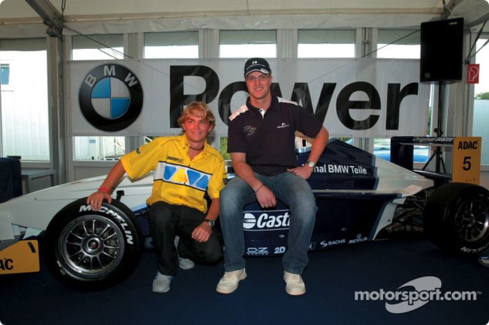 2002: Debut en monoplazas en la Fórmula BMW ADAC