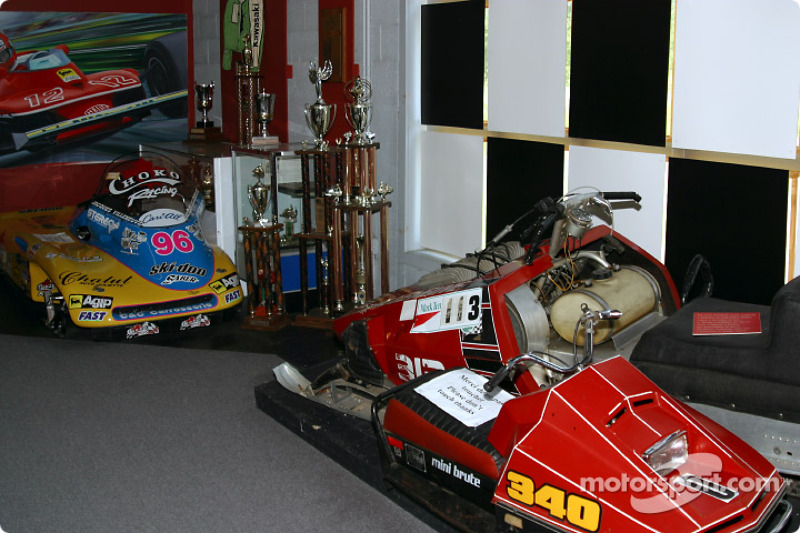 Visit to Gilles Villeneuve Museum: the snowmobiles