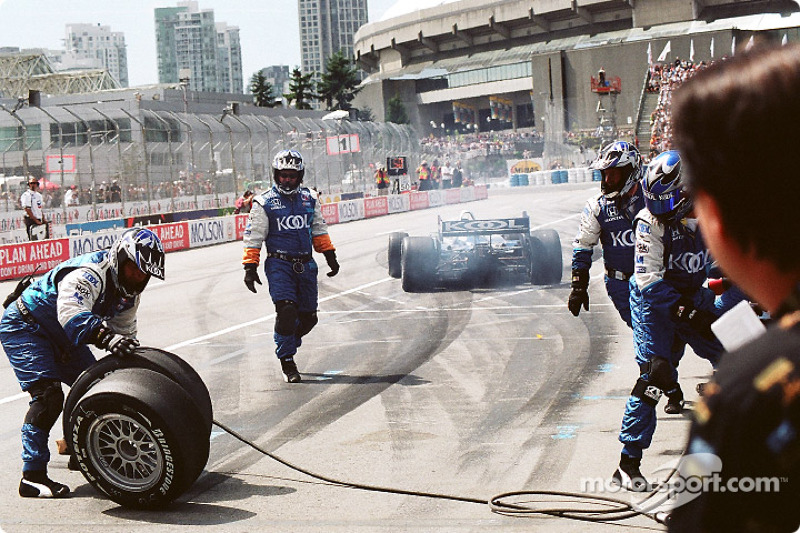 Arrêt au stand pour Dario Franchitti