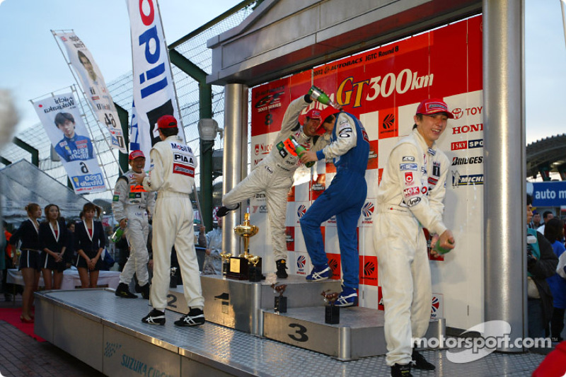 Suzuka GT 300 km 2002 podium:1. Tsugio Matsuda-Ralph Firman 2. Keiichi Tsuchiya-Katsutomo Kaneishi, 3 Wakisaka Juichi-Akira Iida