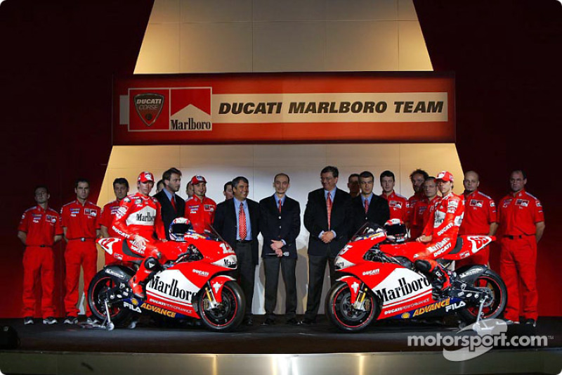 Loris Capirossi et Troy Bayliss à la présentation Ducati Marlboro team