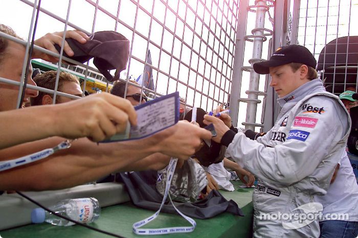 Kimi Raikkonen firma autógrafos