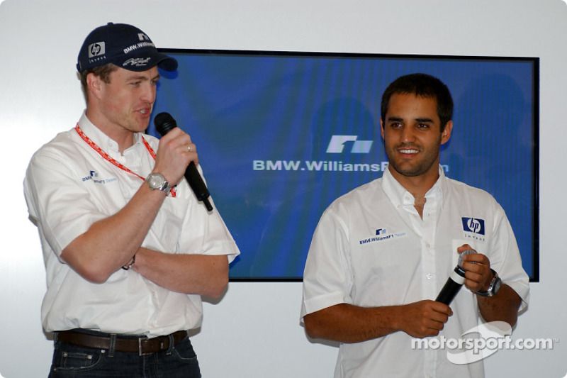 Ralf Schumacher y Juan Pablo Montoya en la presentación de NiQuitinCQ