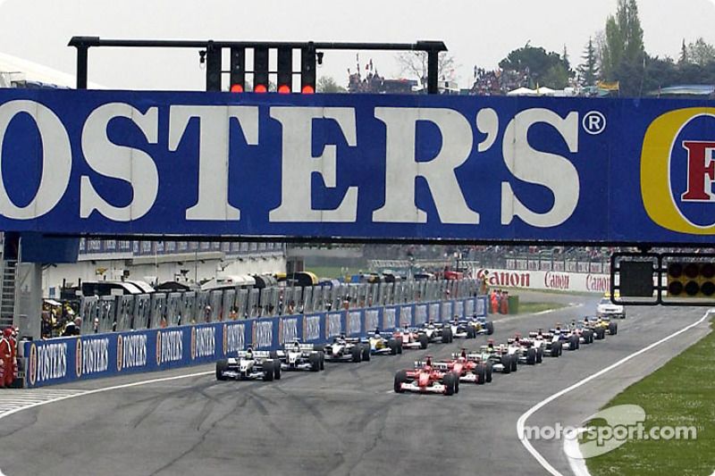 La parrilla de salida: Michael Schumacher y Ralf Schumacher esperan las luces verdes