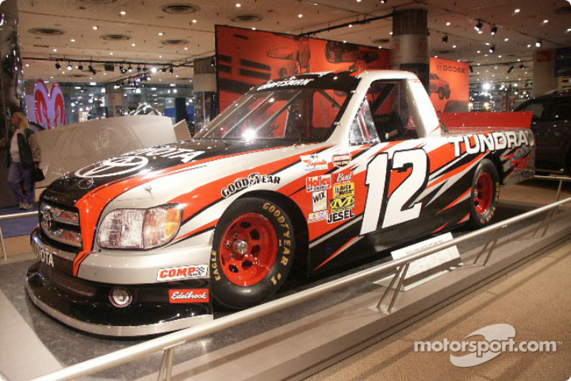 toyota tundra race truck
