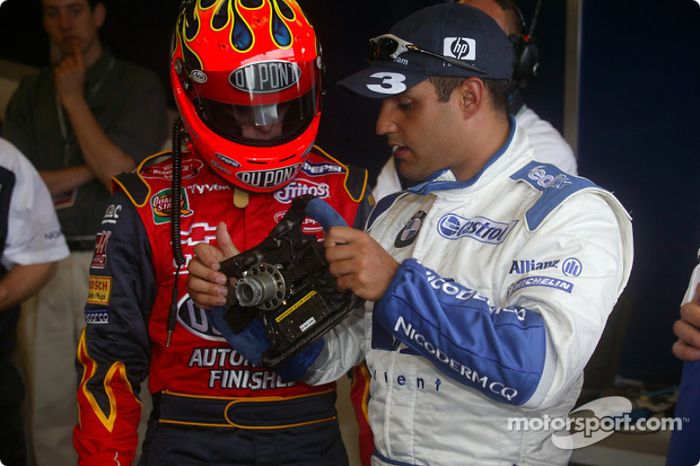 Jeff Gordon se atenta para as aulas do volante de Juan Pablo Montoya 