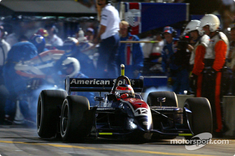 Arrêt au stand pour Jimmy Vasser