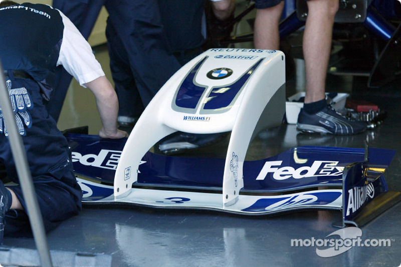 The new innovative front wing of the WilliamsF1 BMW FW26