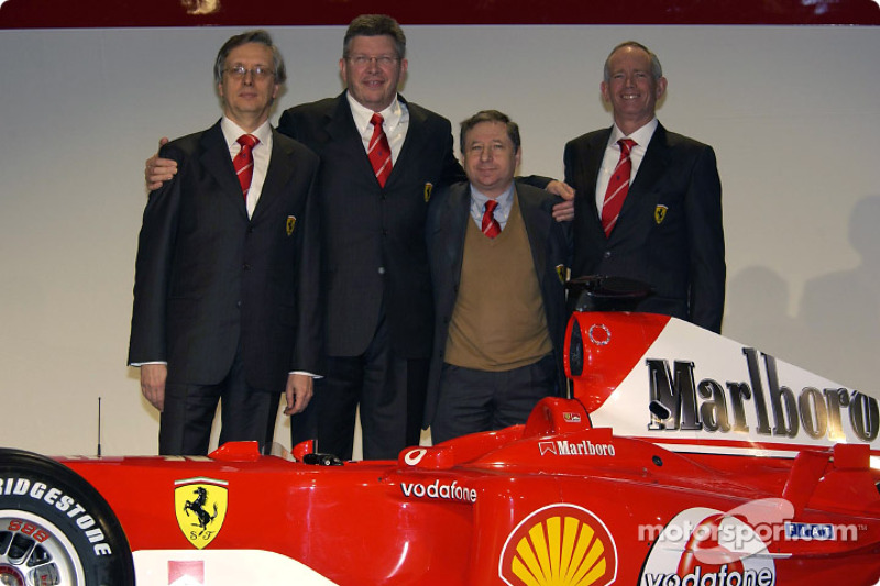 Paolo Martinelli, Ross Brawn, Jean Todt ve Rory Byrne ve yeni Ferrari F2004