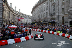 Cristiano da Matta in action on Regent Street